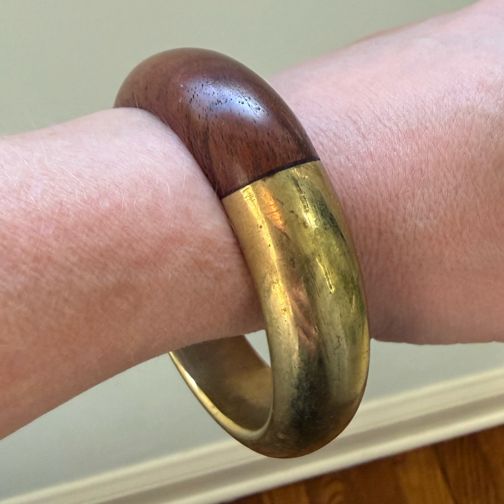 Elegant Gold and Brown Bracelet - Picture 5 of 5
